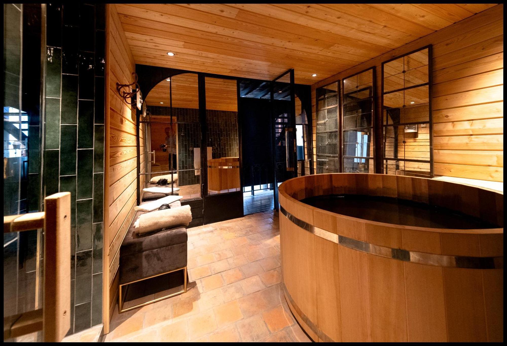 La Chapelle Du Carmel - Centre Ville - 340 M2 - Spa - Cinema - Parking - Reims Buitenkant foto
